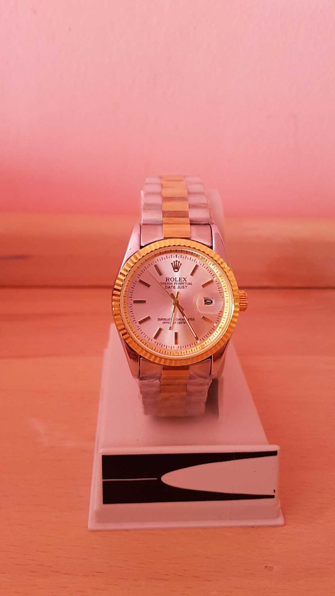 ROLEX ոսկեգույն ժամ