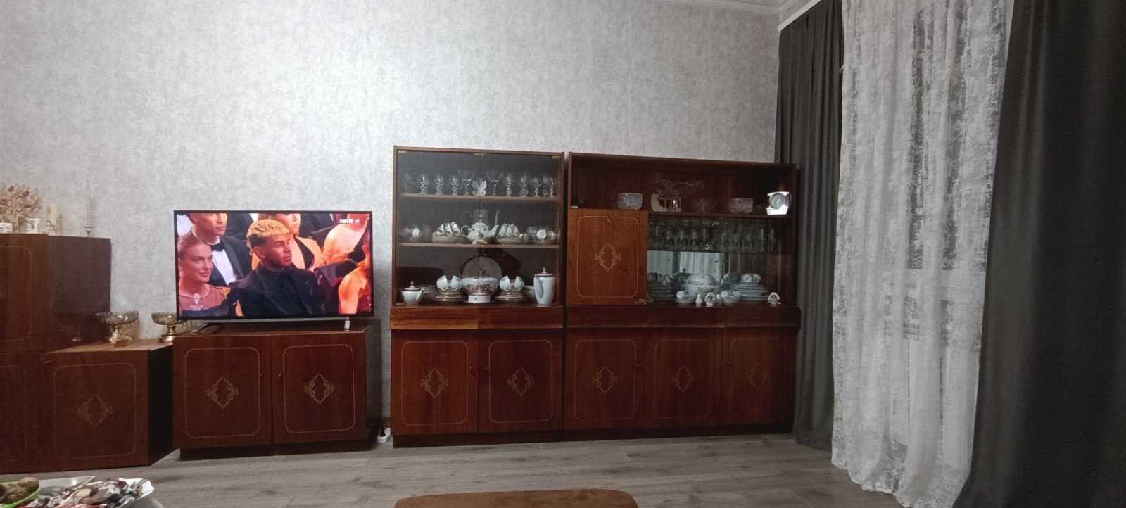 Հյուրասենյակի կահույք լավ պահպանված