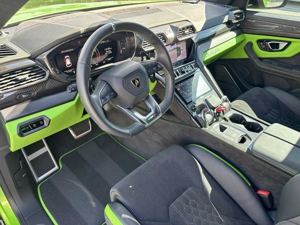 2024 Lamborghini Urus S Twin-turbo V8 Full Options 