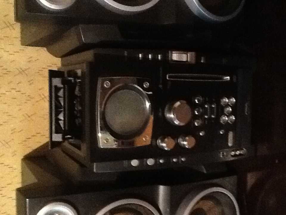 Շտապ վաճառվում է երաժշտական կենտրոն (muzikalni centr) Mini Hi Fi component system BMZ-K1