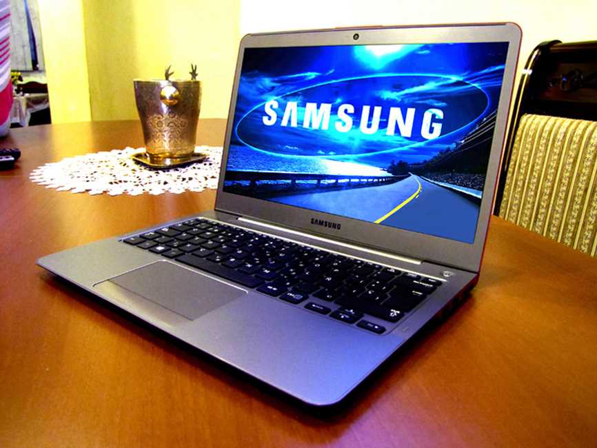 Samsung Hzor 4Yaderniy Notebook Intel Core i3. 500GB HDD. 4GB OZU
