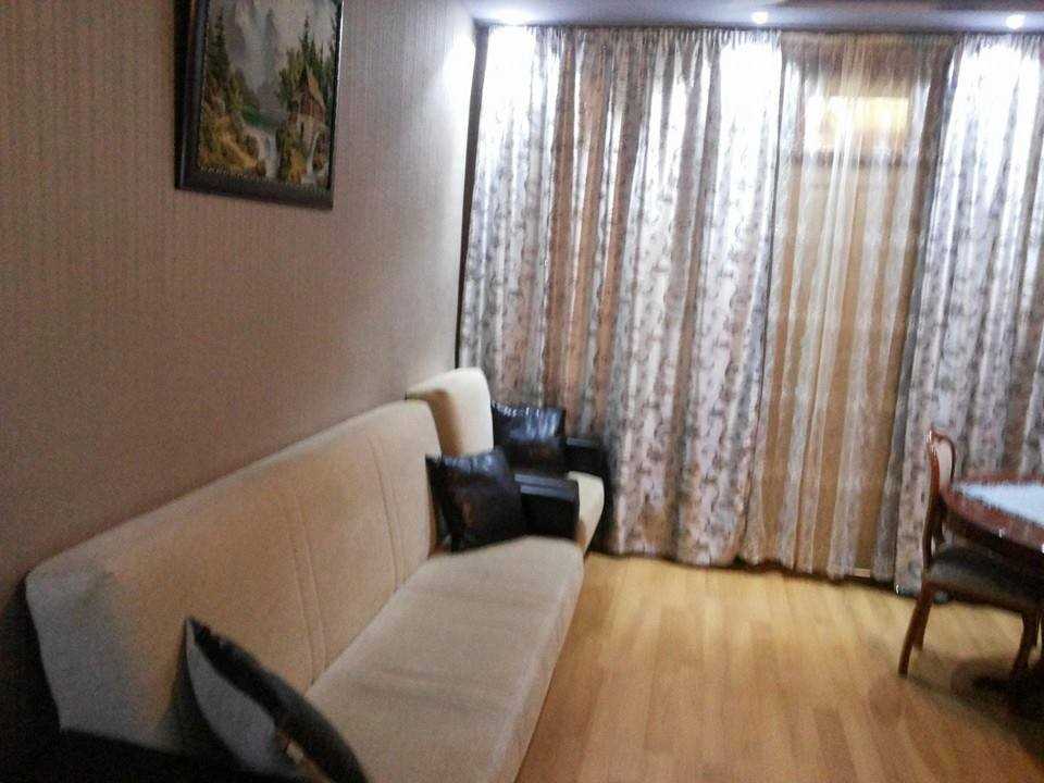 4 սենյականոց բնակարան օրավարձով Բաթումիում