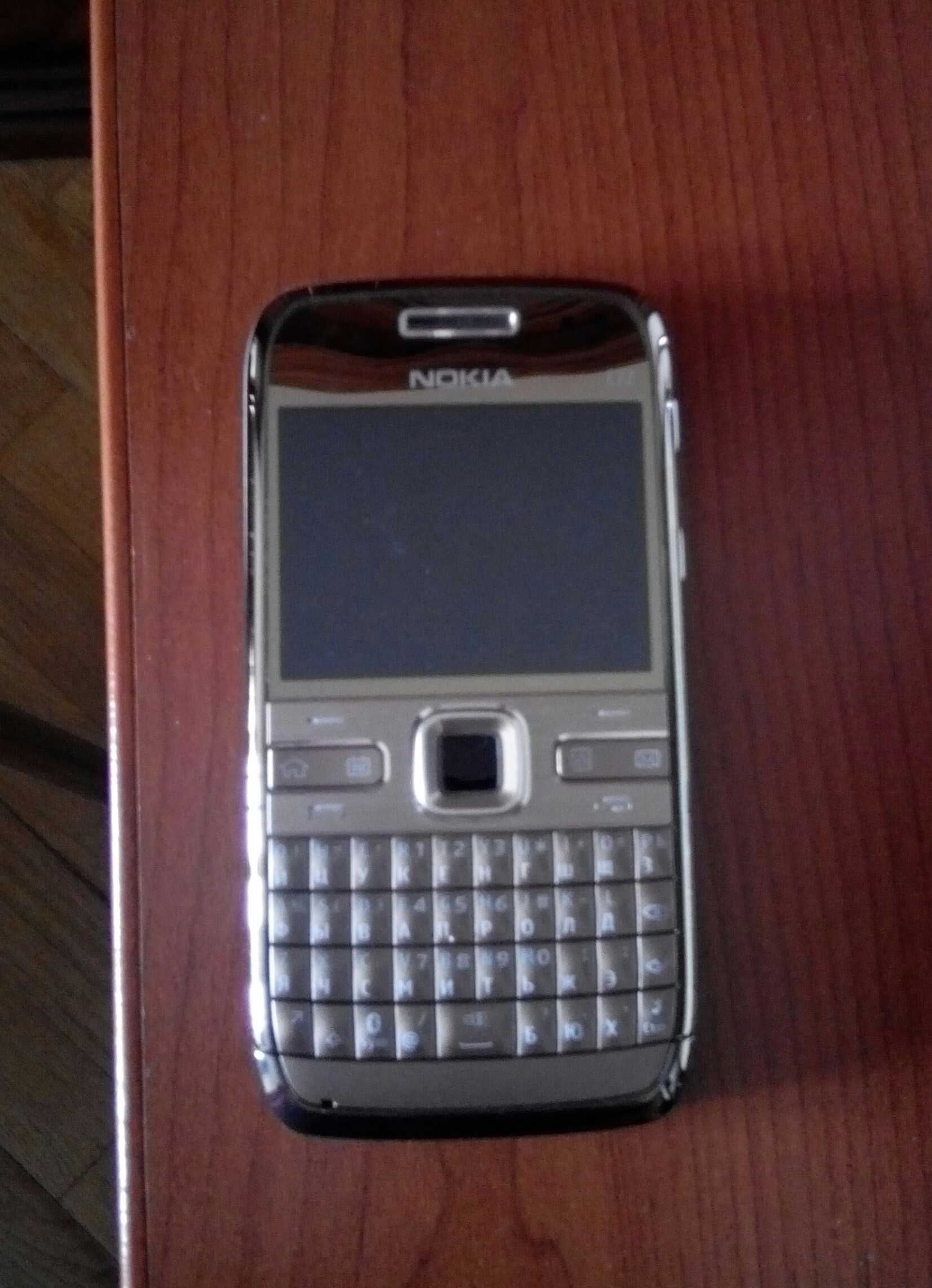 Телефон Nokia E 72