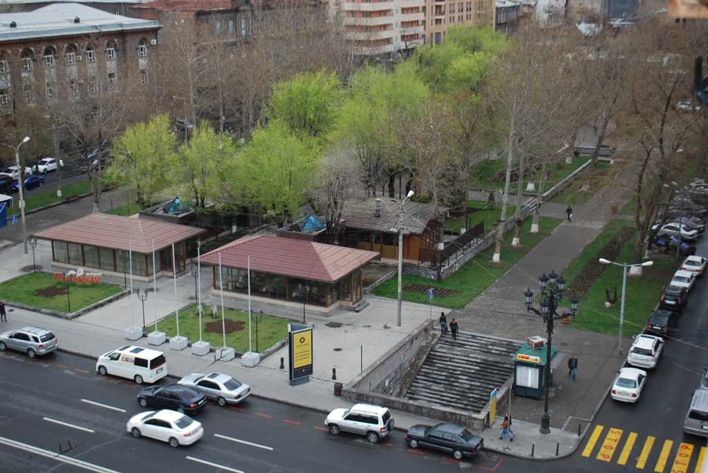 Trvum e oravardzov bnakaran qaxaqi kentronum