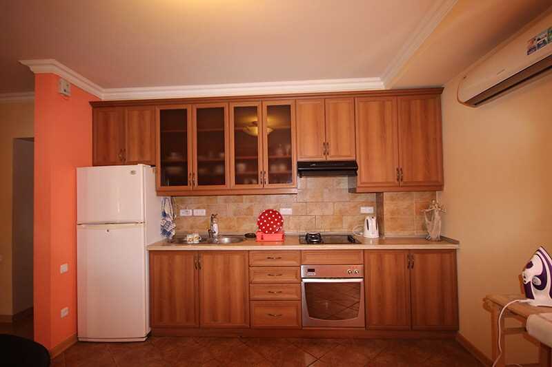 ՕՐԱՎԱՐՁՈՎ 3 ՍԵՆՅԱԿ / ПОСУТОЧНО 3-Х КОМНАТНАЯ В ЦЕНТРЕ / RENT DAILY 2 BEDROOM IN SAYAT NOVA AVE.