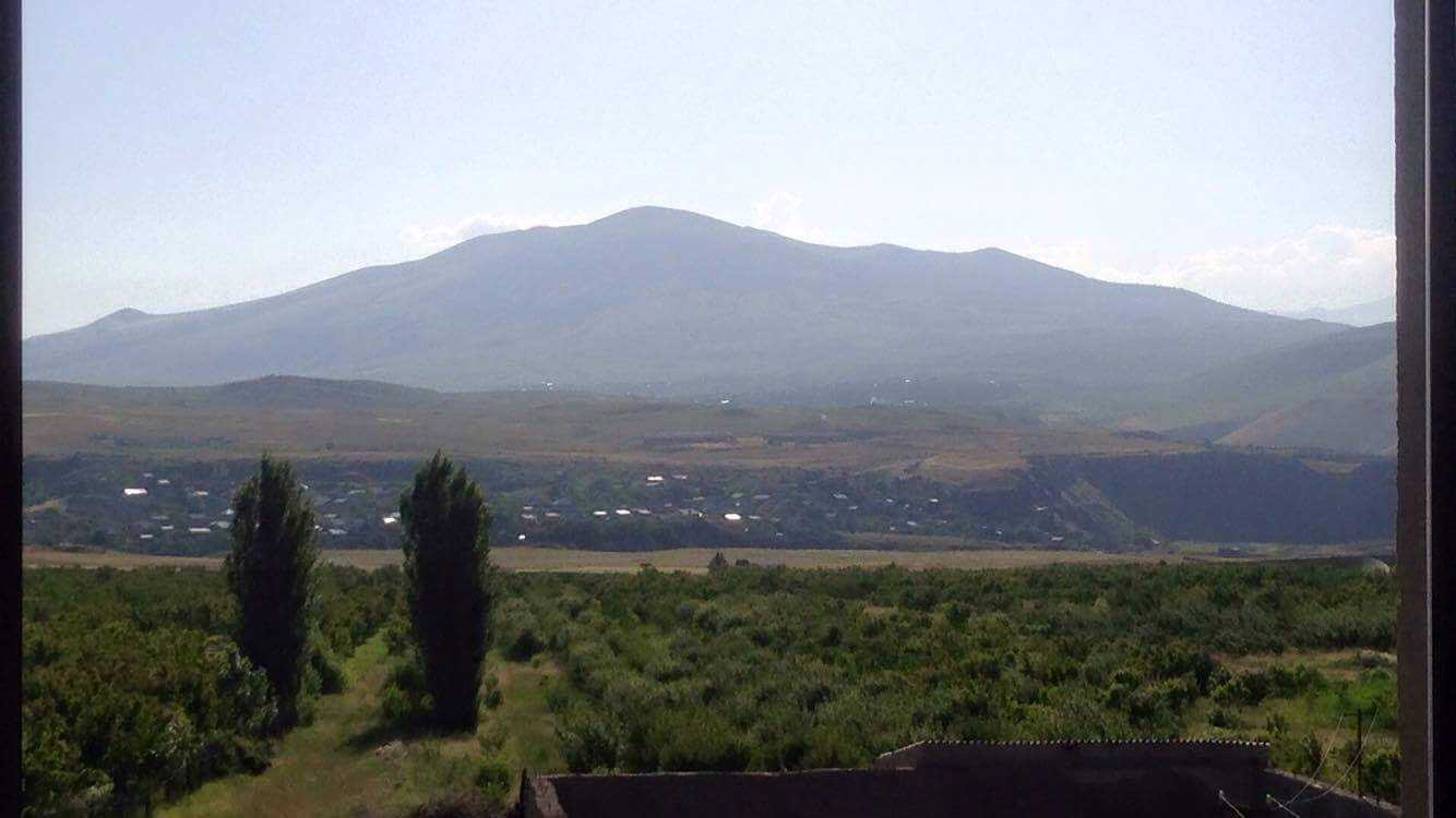 Պտղատու այգի Կարենիս գյուղում