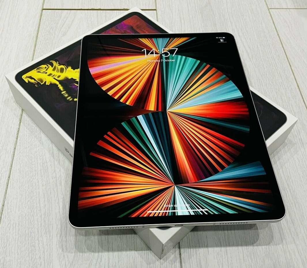 Apple iPad Pro M1 chip 11 inch & 12.9 inch, Sony Playstation PS5 - PS4