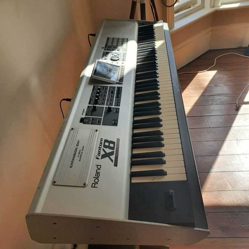 Yamaha Genos 76-Key, Yamaha PSR-SX900, Korg Pa4X 76 key, Korg PA-1000, Roland FANTOM-8