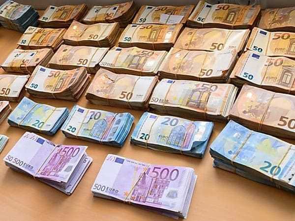Acquista banconote euro (+393512629472 WhatsApp) contraffatte in italia compare soldi falsi grado a++ da 200,20,100,10,5,€