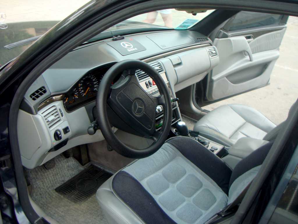 mercedes-benz-e-200-1996