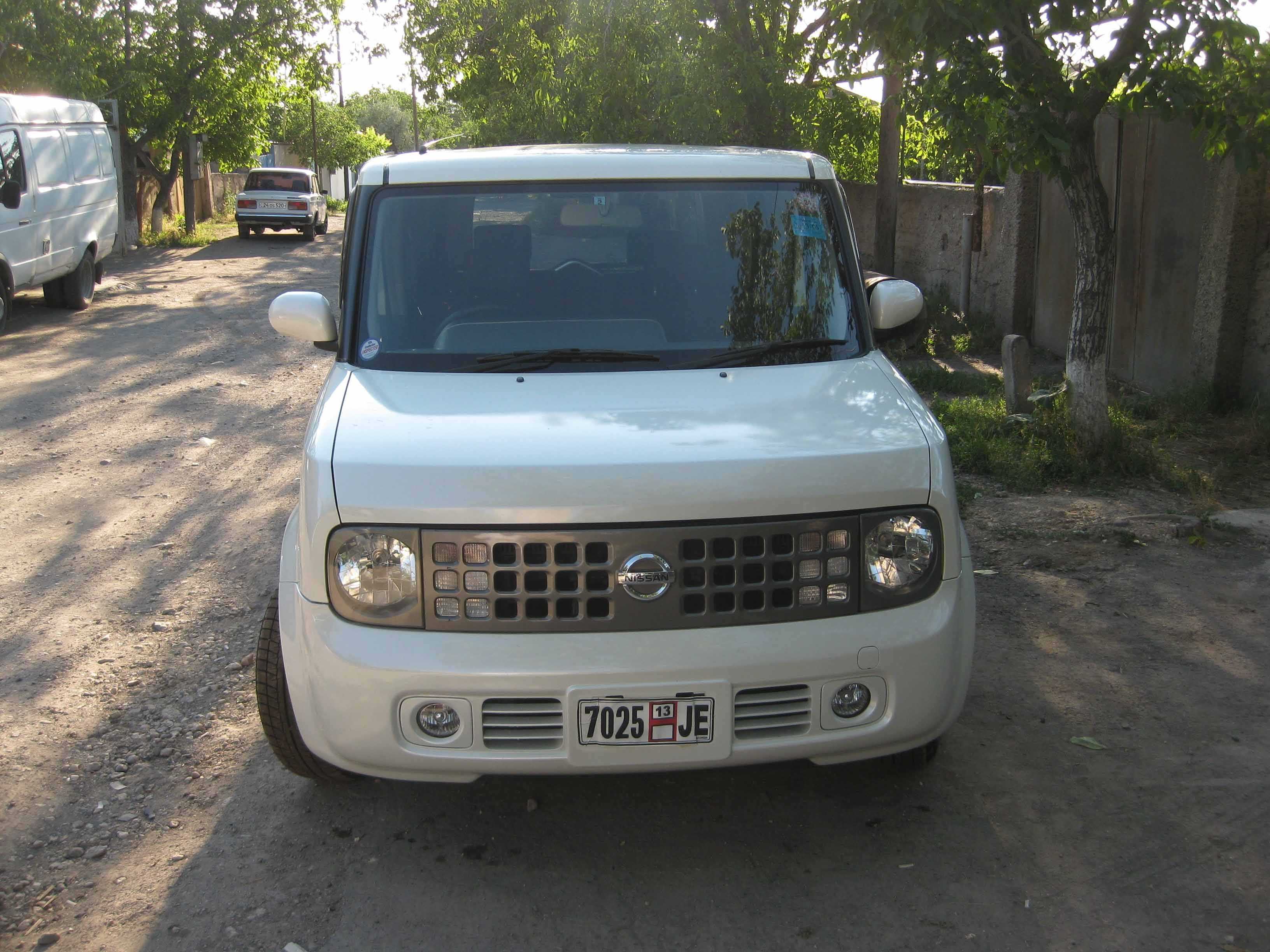 Վաճռվում է NISSAN CUBE 2004 թվականի