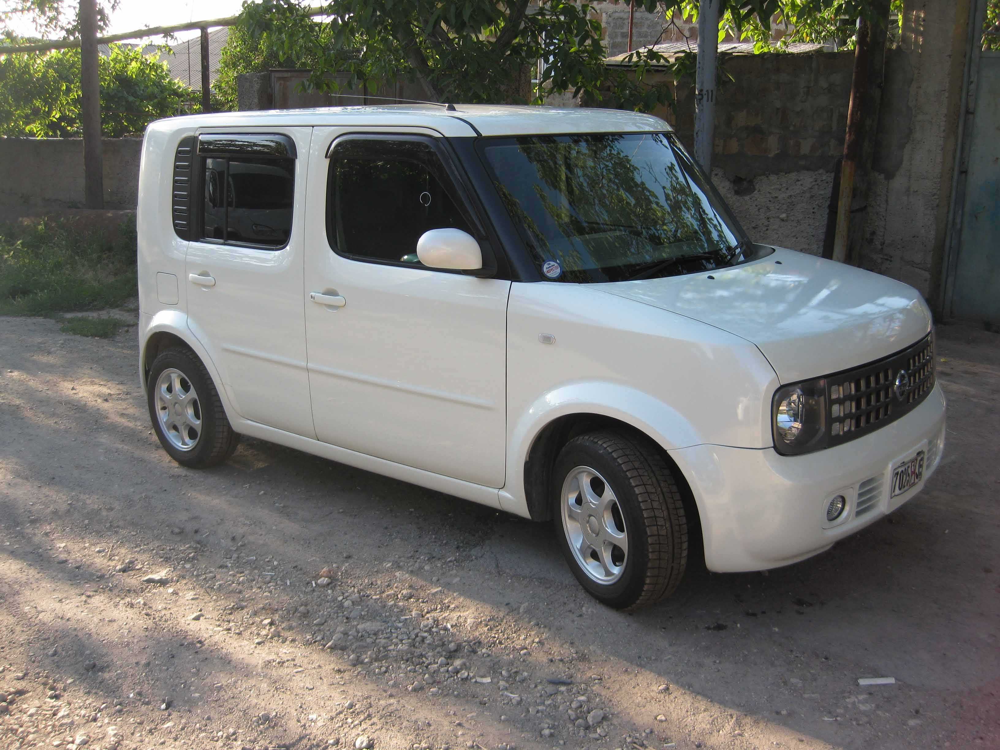 Վաճռվում է NISSAN CUBE 2004 թվականի