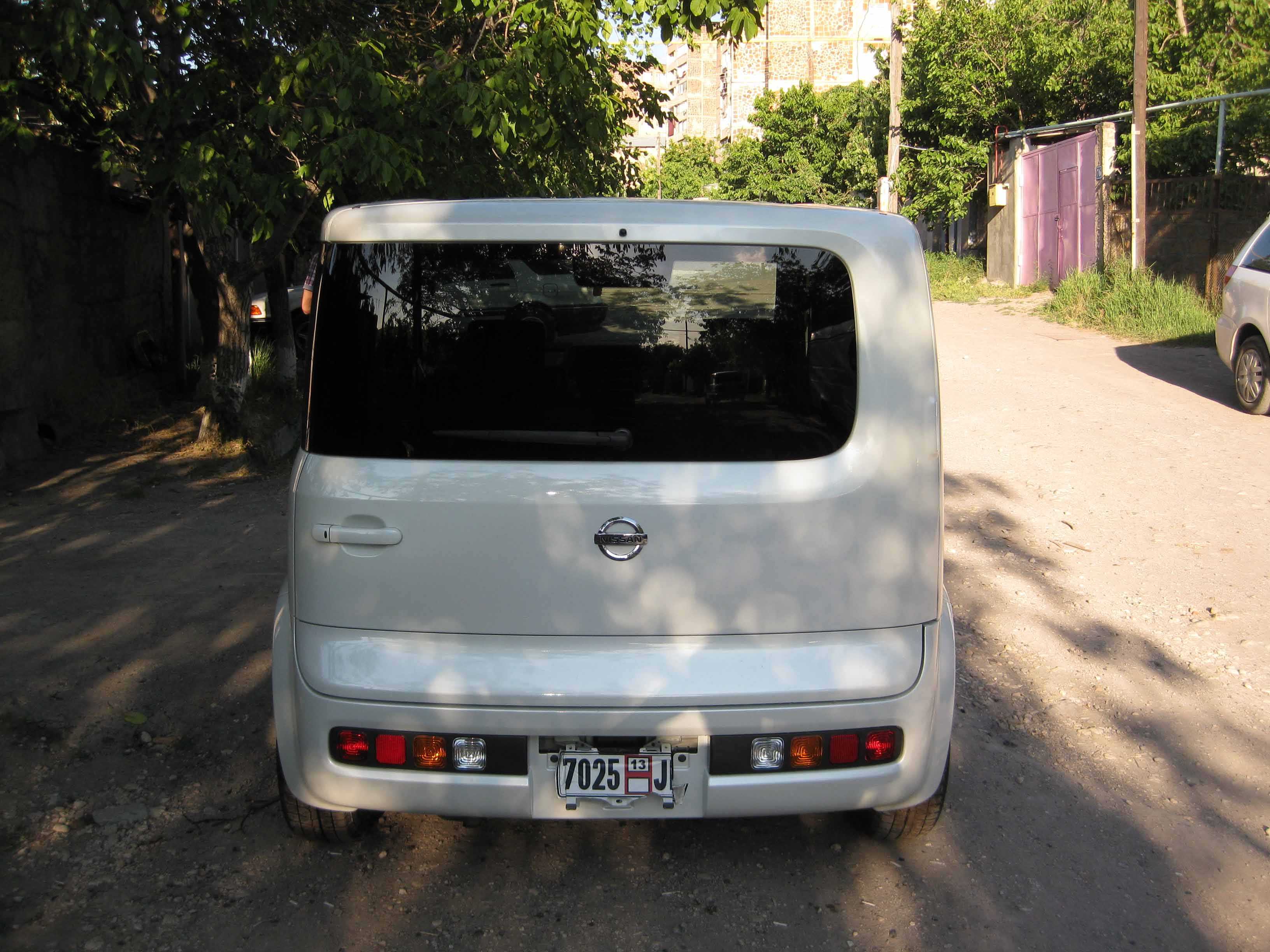 Վաճռվում է NISSAN CUBE 2004 թվականի