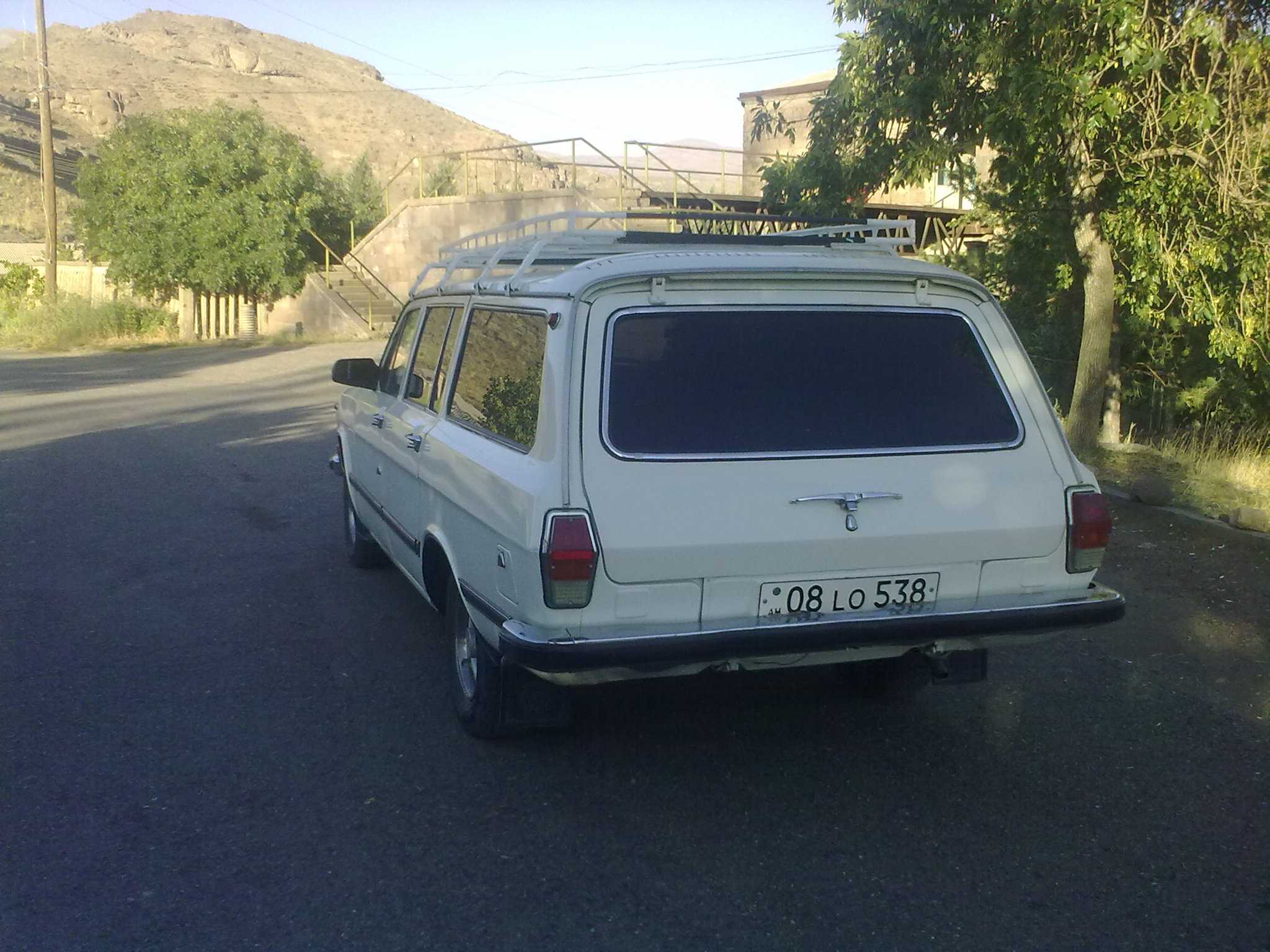 gaz 24  (26-universal) 1985