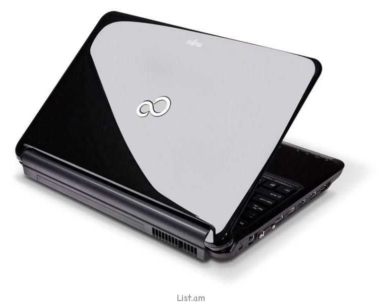 Fujitsu LIFEBOOK AH572 3D Notebook