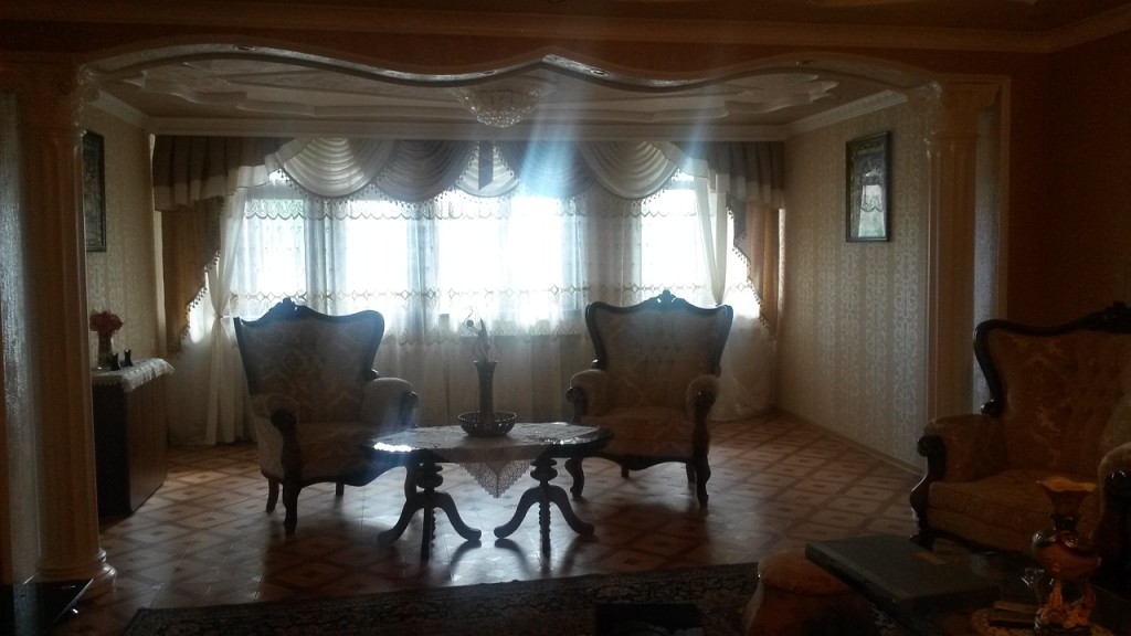 հյուրասենյակի խոլ 