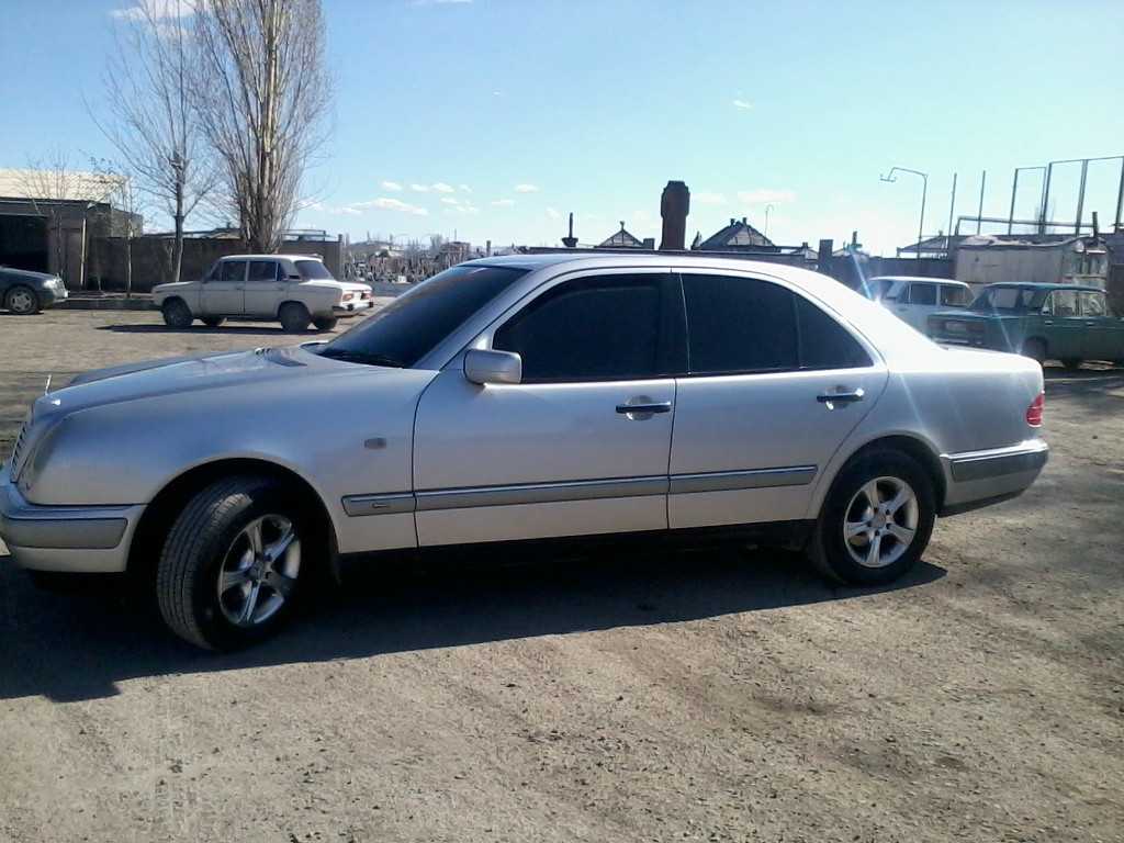 Vacharum em Mercedes-Benz E240 1998 tvi