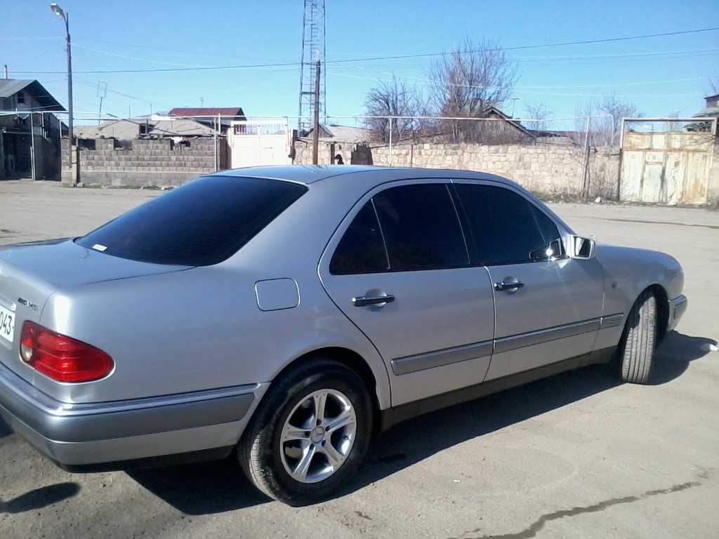 Vacharum em Mercedes-Benz E240 1998 tvi