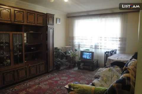 Ռայկոմում շատ շտապ վաճառվում է 3 սենյականոց բնակարան
