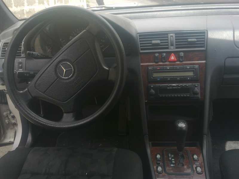 mercedes-benz  C200