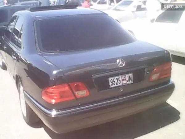 Vacharvum e Mercedes-Benz E 230, 1996 թ.