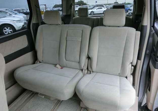 2005 TOYOTA ALPHARD 