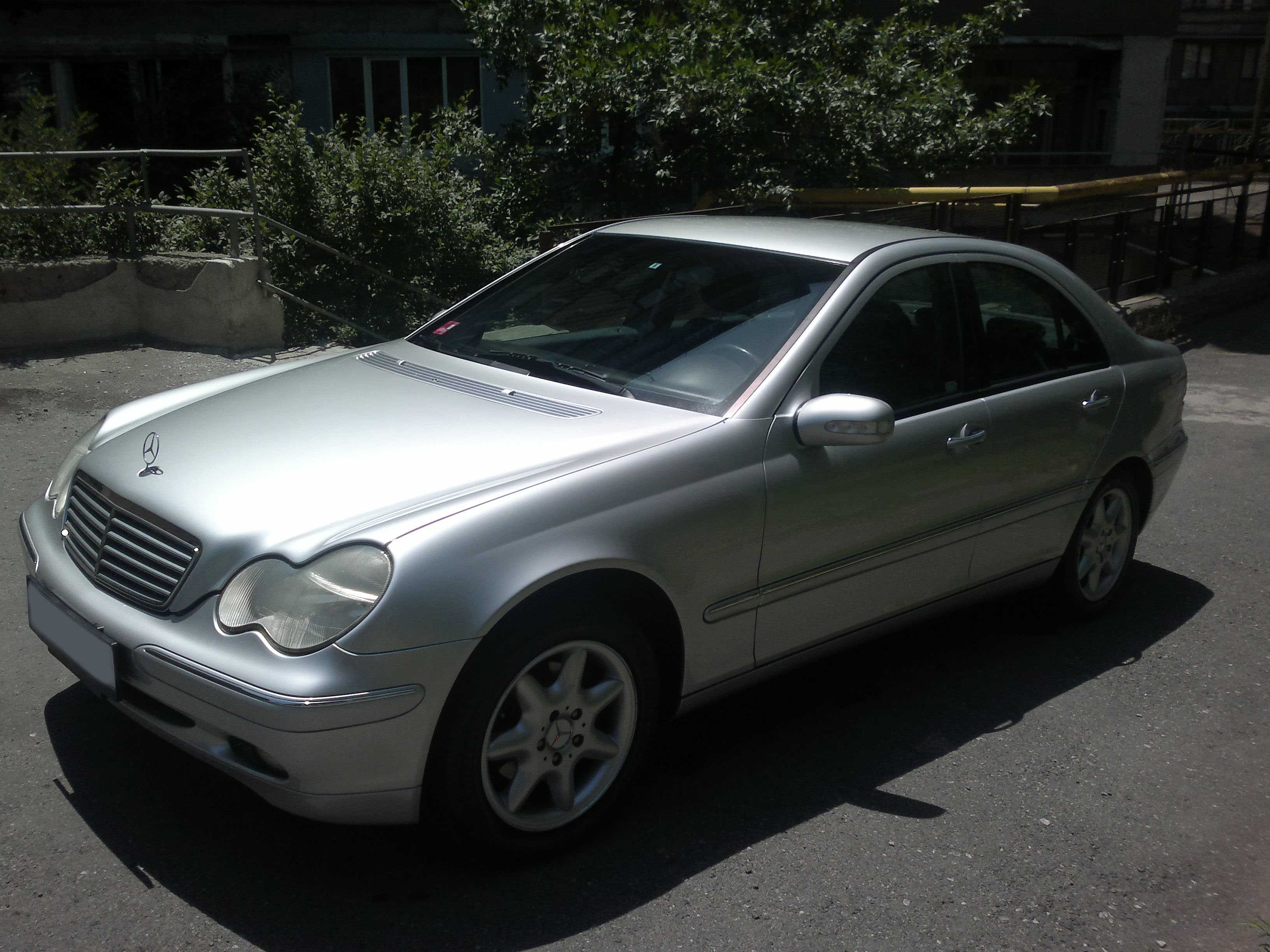 Mercedes-Benz C240, 2001 թ.