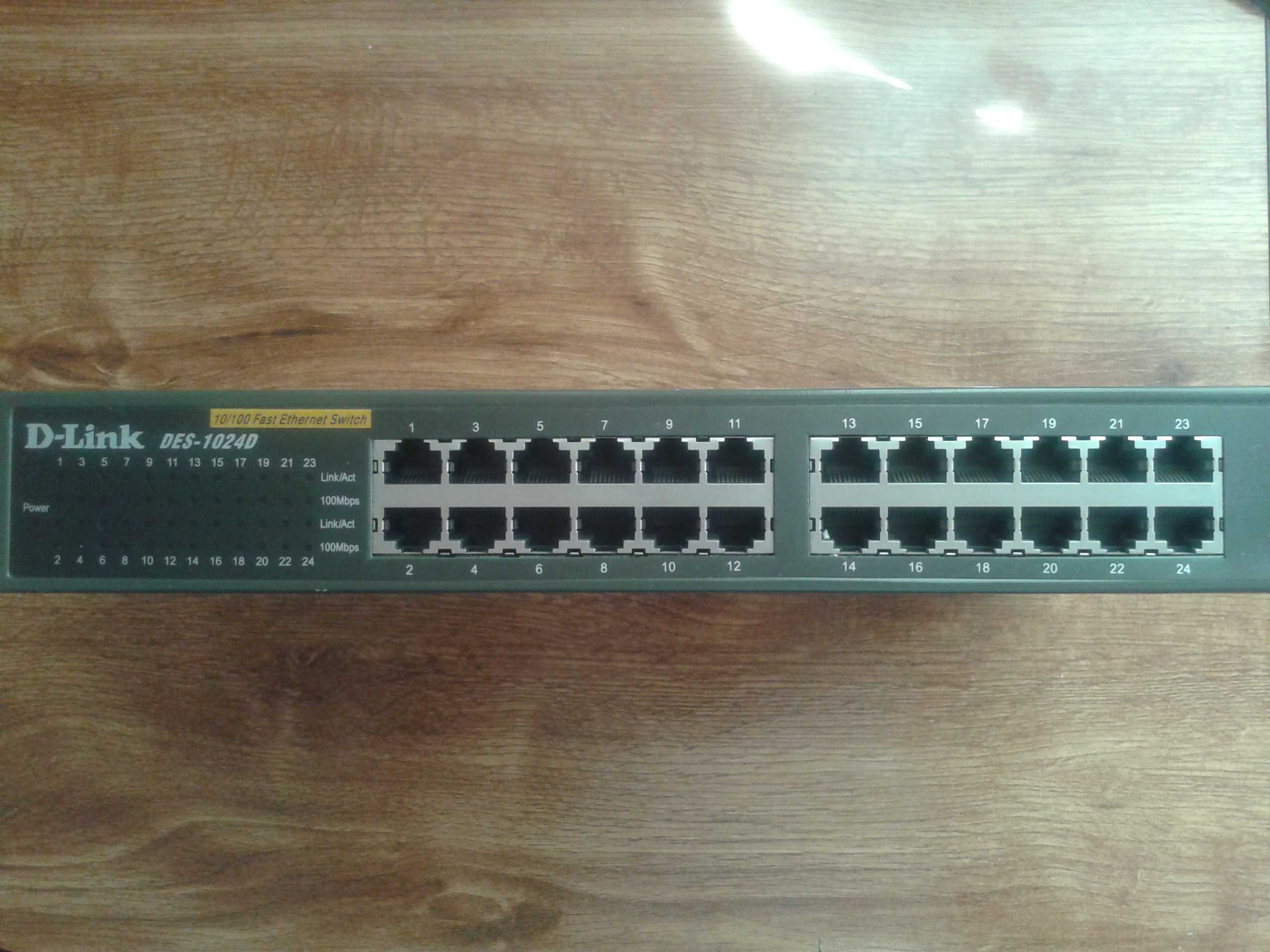 D-Link DES1024D 10/100 Fast Ethernet Switch