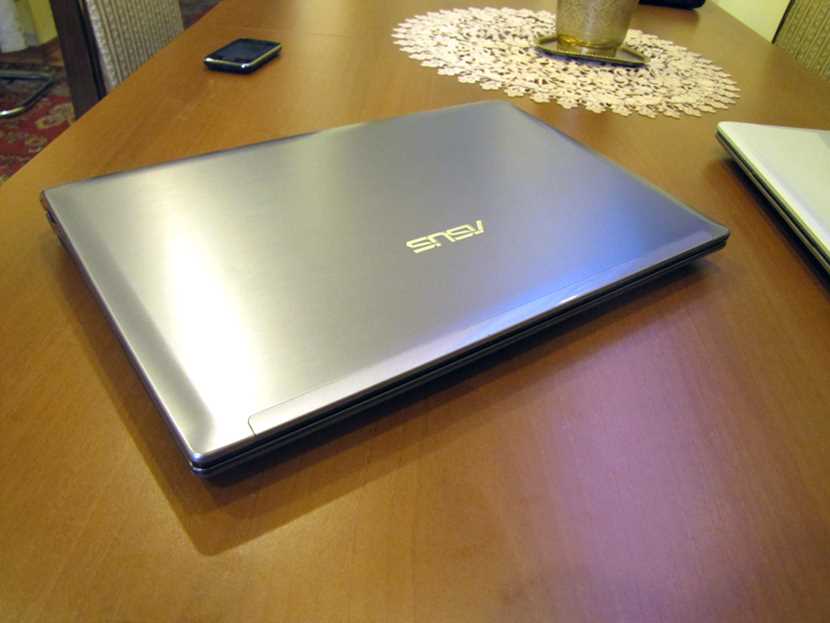 4 Core ASUS Intel CORE i5 Notebook 4GB RAM. 500GB HDD. LED 15.6 Screen