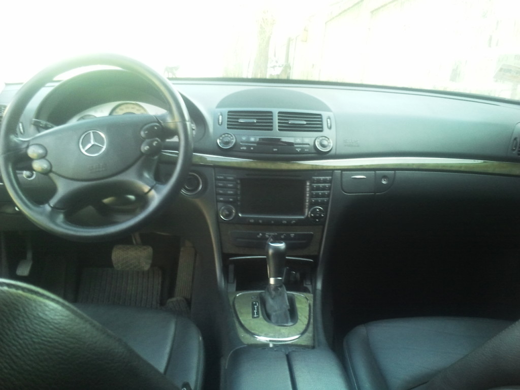 2006 Mercedes-Benz E 220